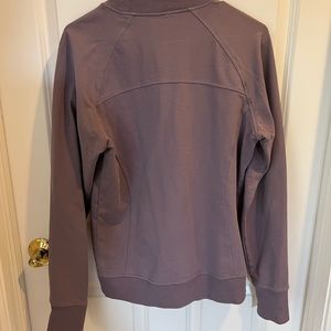 LULULEMON CREWNECK